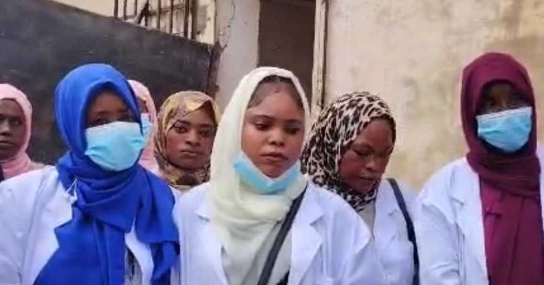 انهيار القطاع الصحي في السودان.. المستشفيات تتحول إلى ساحات حرب
