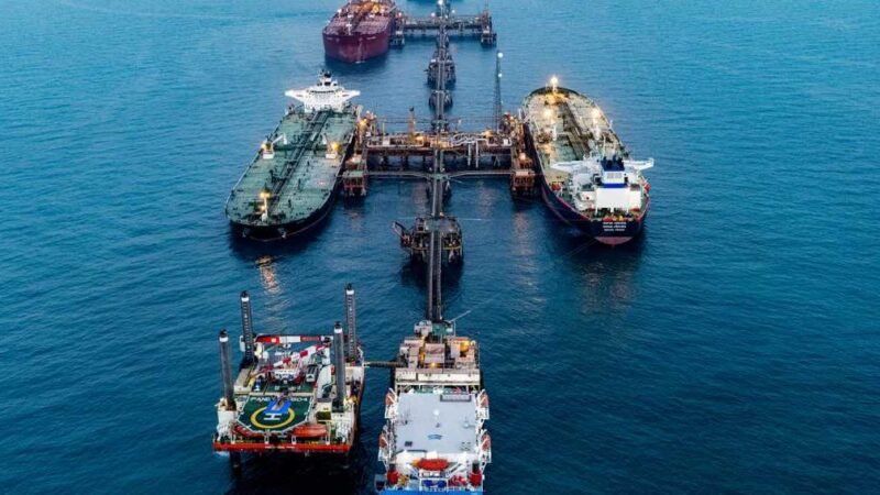 العراق يتجه لتنويع مسارات تصدير النفط لتجاوز مخاطر مضيق هرمز
