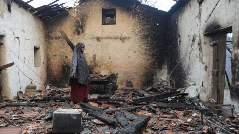 حرائق غابات مدمرة تودي بحياة 73 شخصاً في ولاية جيجل الجزائرية