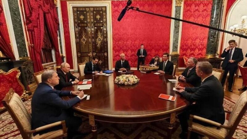 موسكو: مباحثات مكثفة بين بوتين ومبعوثي ترامب حول تسوية الحرب