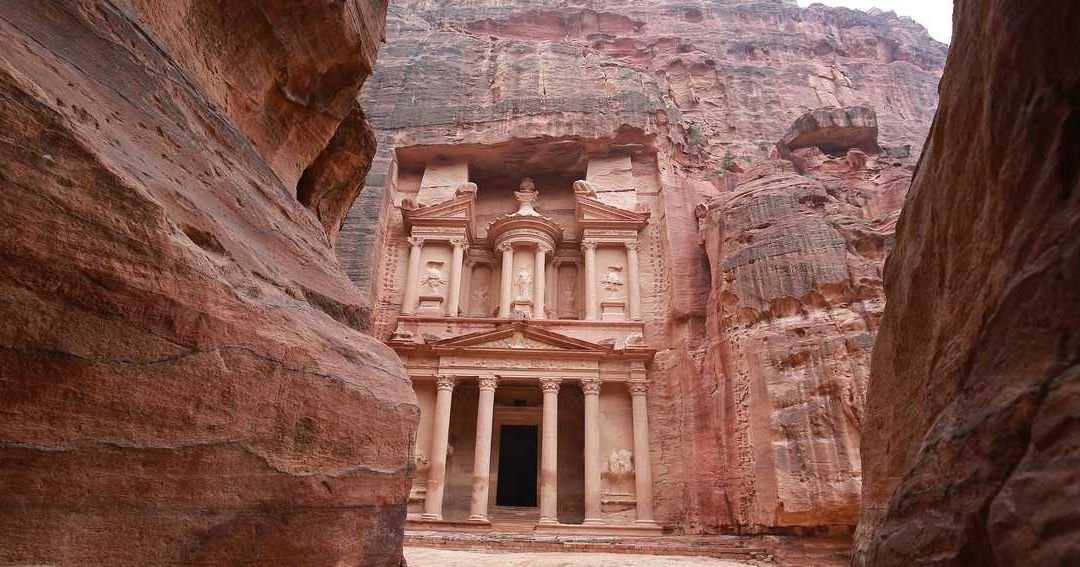 رحيل البريطاني الذي عشق البتراء وعاد إليها 75 مرة