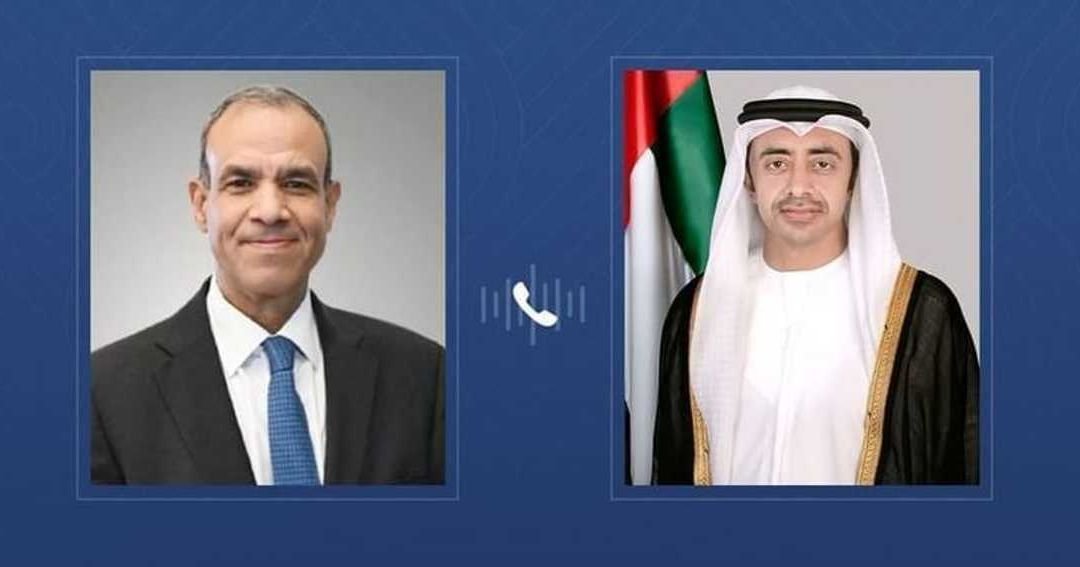 عبدالله بن زايد يبحث مع وزير الخارجية المصري تطورات المنطقة