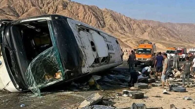 وفاة 22 شخصاً في حادث سير مروع بجنوب سيناء المصرية
