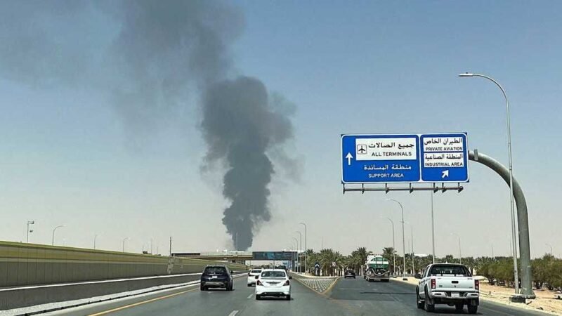 انفجارات في الرياض مع تصعيد الحوثيين لهجماتهم العسكرية