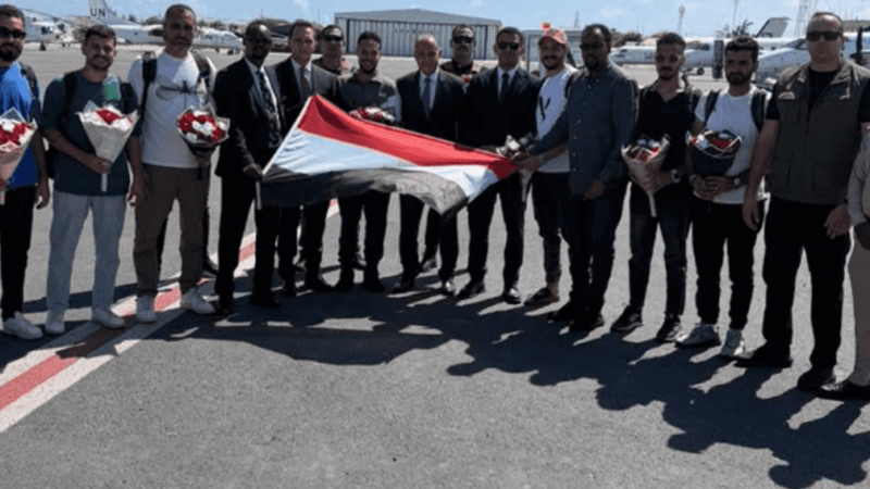 وصول البحارة المصريين إلى مقديشو تمهيداً لعودتهم إلى القاهرة