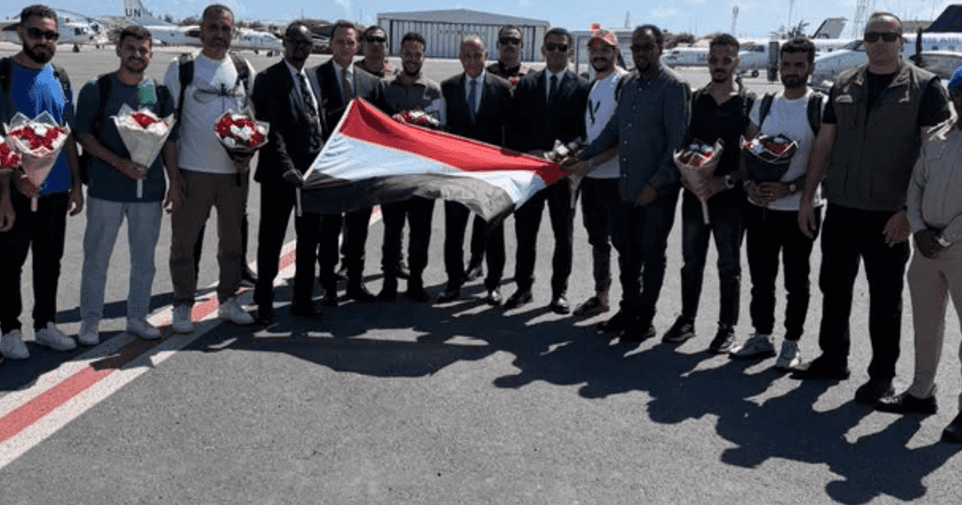 وصول البحارة المصريين إلى مقديشو تمهيداً لعودتهم إلى القاهرة
