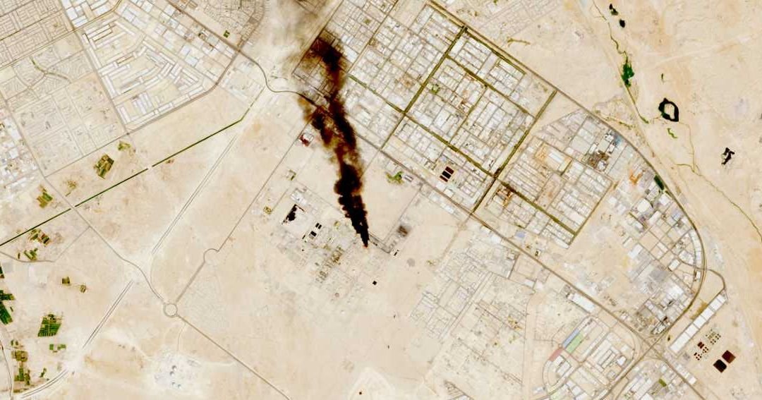 الدفاع المدني السعودي يعلن أضراراً مادية في الرياض إثر اعتراض صاروخ بالستي