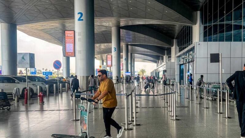 استمرار تعليق الرحلات في مطار الملك خالد بالرياض