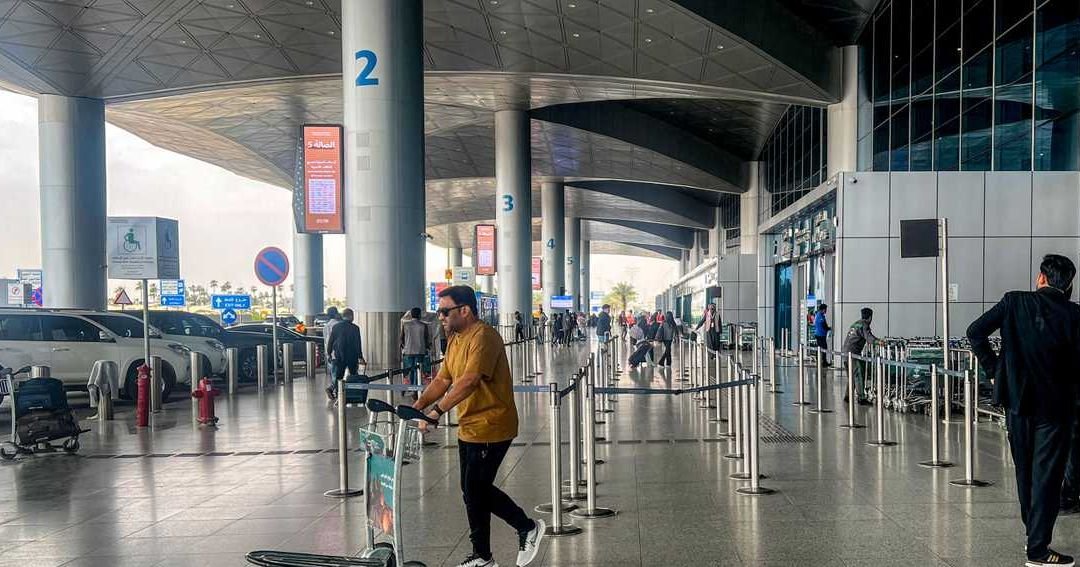 استمرار تعليق الرحلات في مطار الملك خالد بالرياض