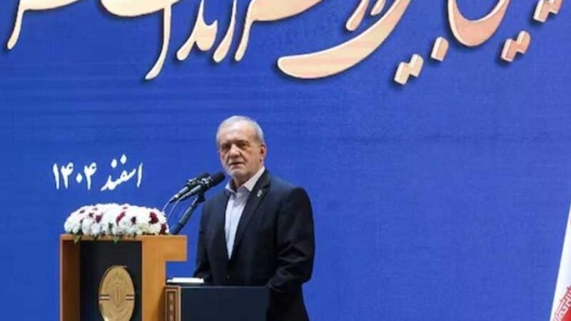 الرئيس الإيراني: نواجه أقسى الظروف المعيشية منذ عام 1979