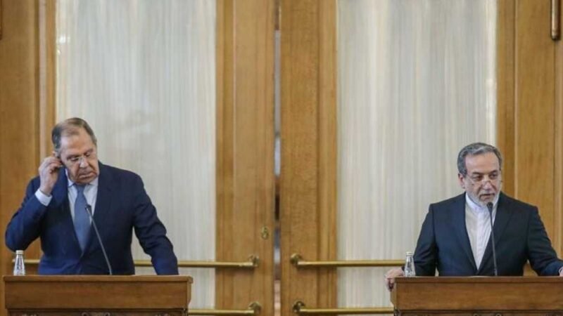 لافروف في طهران لبحث آفاق الوساطة الروسية