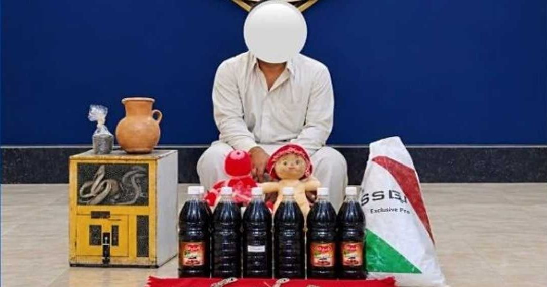 العراق: القبض على محتال استخدم الثعابين لاستدراج ضحاياه